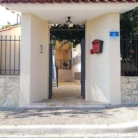 New, Modern, Bright And Independent Apartment 83 M2, With Garden, 5Min To The Beach And The City Center Каламата Екстериор снимка