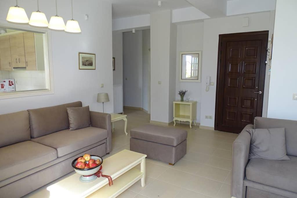 New, Modern, Bright And Independent Apartment 83 M2, With Garden, 5Min To The Beach And The City Center Каламата Екстериор снимка