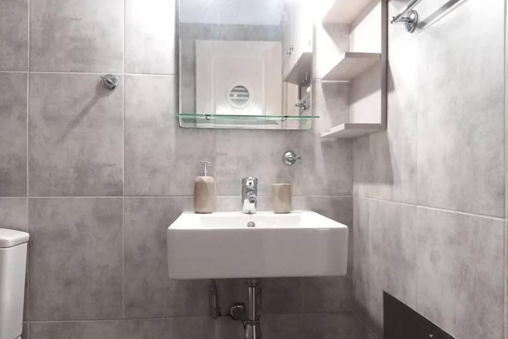 New, Modern, Bright And Independent Apartment 83 M2, With Garden, 5Min To The Beach And The City Center Каламата Екстериор снимка