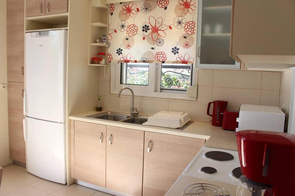 New, Modern, Bright And Independent Apartment 83 M2, With Garden, 5Min To The Beach And The City Center Каламата Екстериор снимка