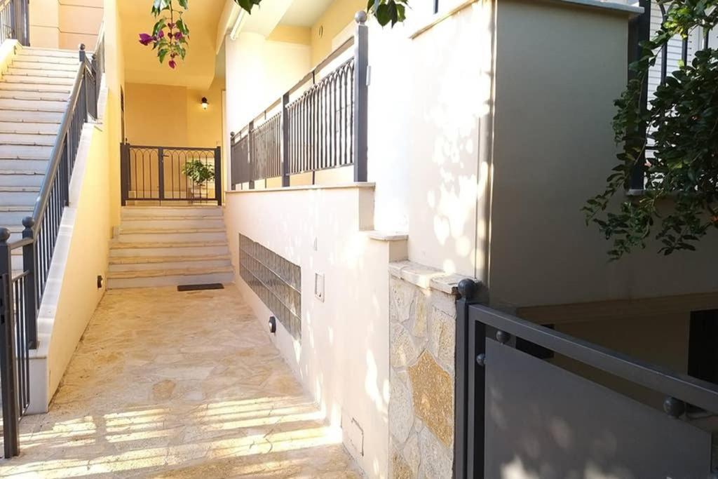 New, Modern, Bright And Independent Apartment 83 M2, With Garden, 5Min To The Beach And The City Center Каламата Екстериор снимка